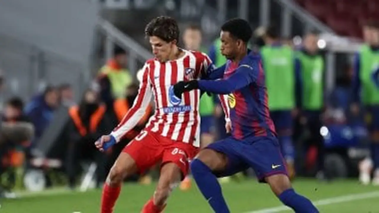 قمة نارية بين أتلتيكو مدريد ضد برشلونة في الدوري الإسباني هذا المساء.